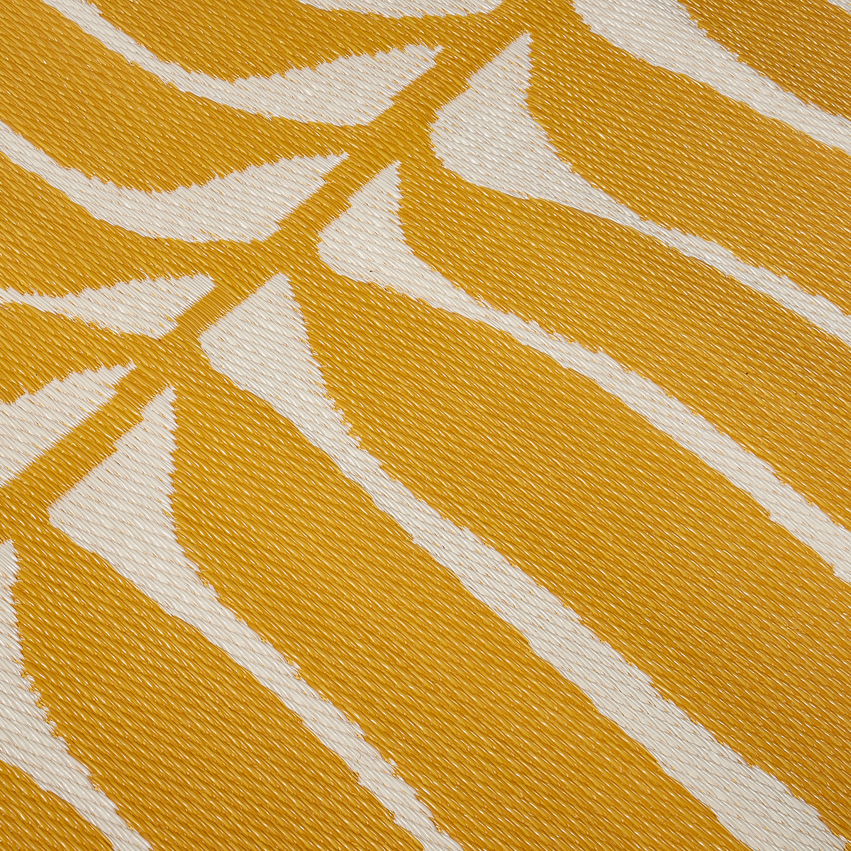 Honey Outdoor Rug, close-up of weave texture