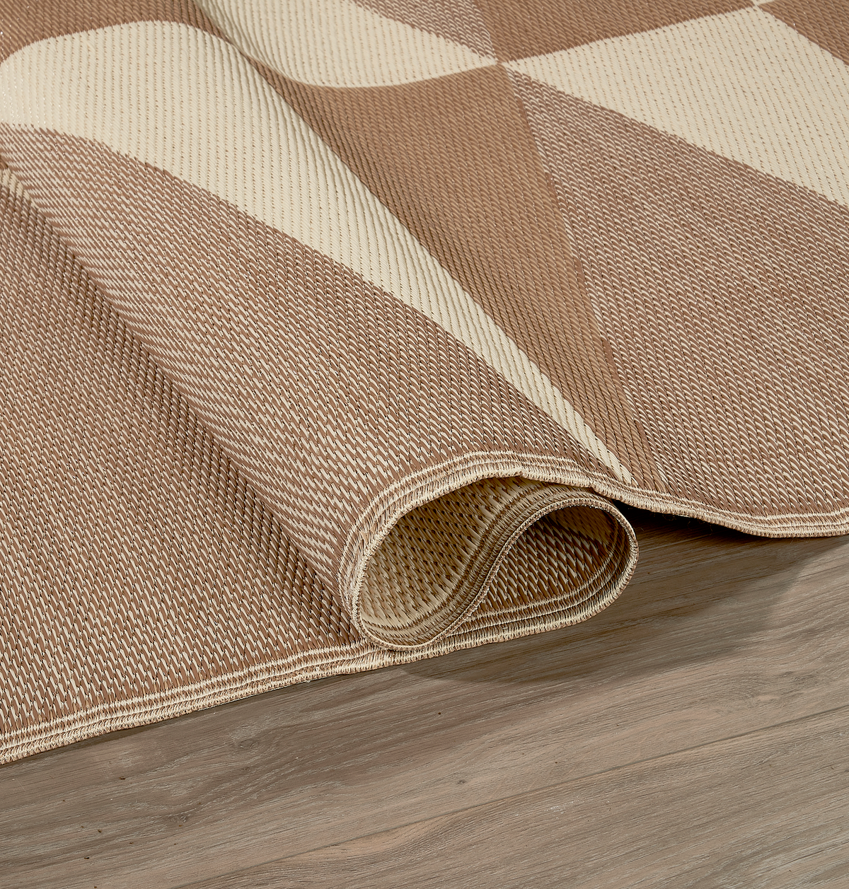 Natural Modern Geometric Outdoor Rug, close-up of pile texture