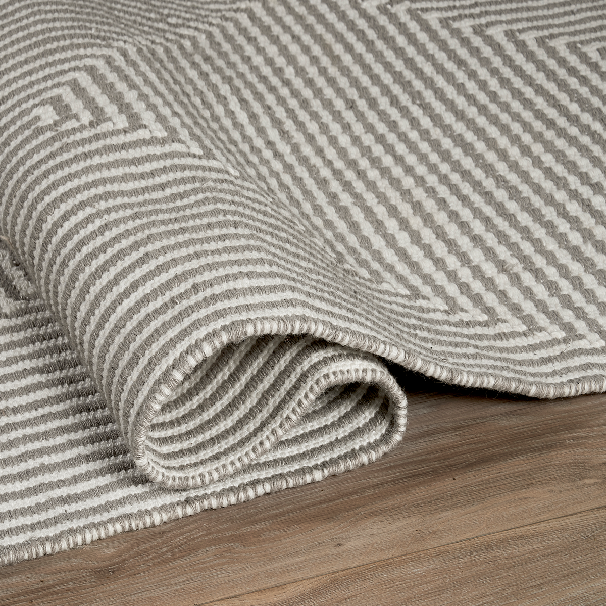 Gray Modern Outdoor Rug, close-up of pile texture