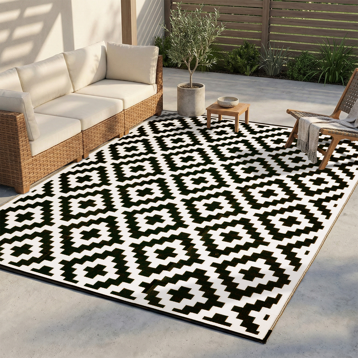 Black & White Area Rug, flat product shot of full pattern