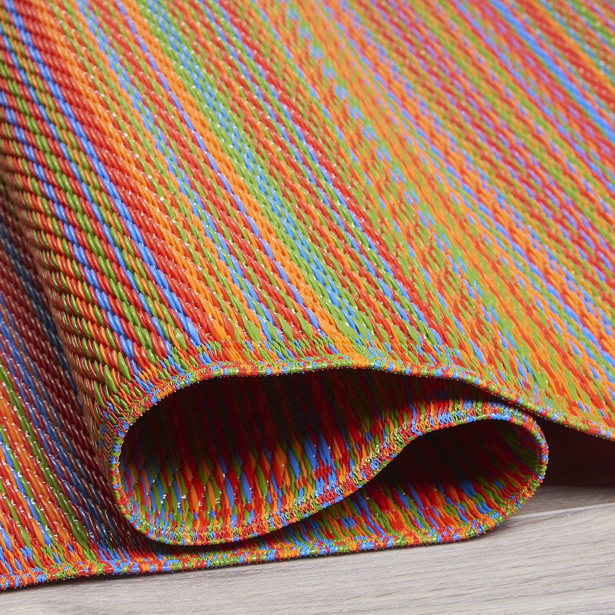 Multicolor Outdoor Rug, close-up of pile texture