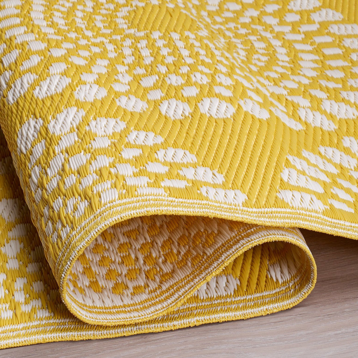 Yellow Outdoor Rug, close-up of pile texture