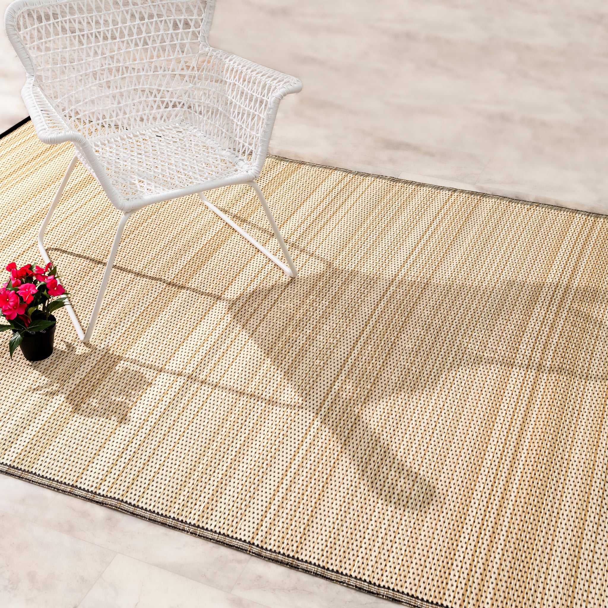 Informational video for recycled plastic outdoor rugs